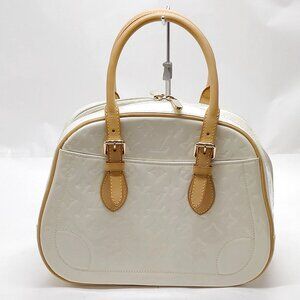 Authentic Louis Vuitton Summit Drive White Vernis Hand Bag mn477-030426